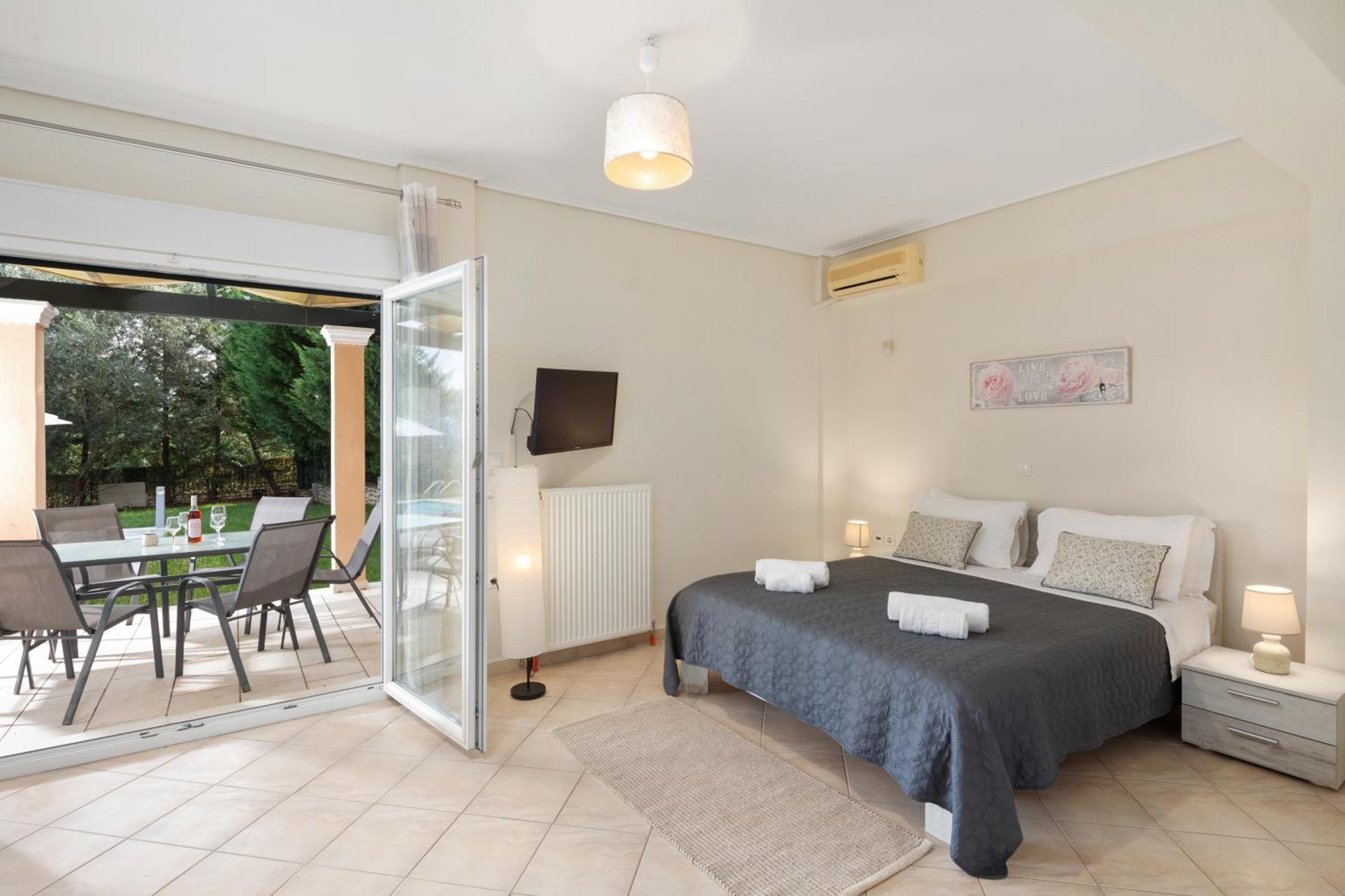 Villa Eleonas Luxury Homes *