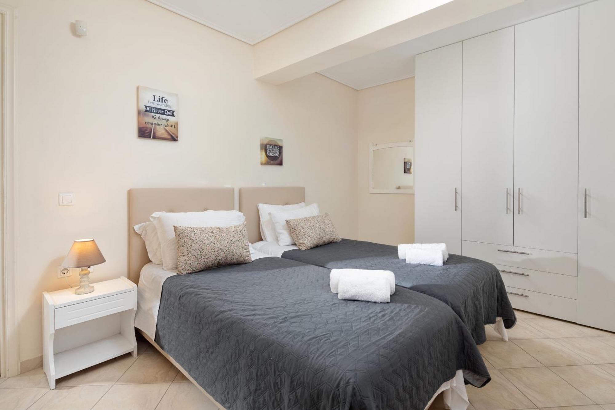 Eleonas Luxury Homes *