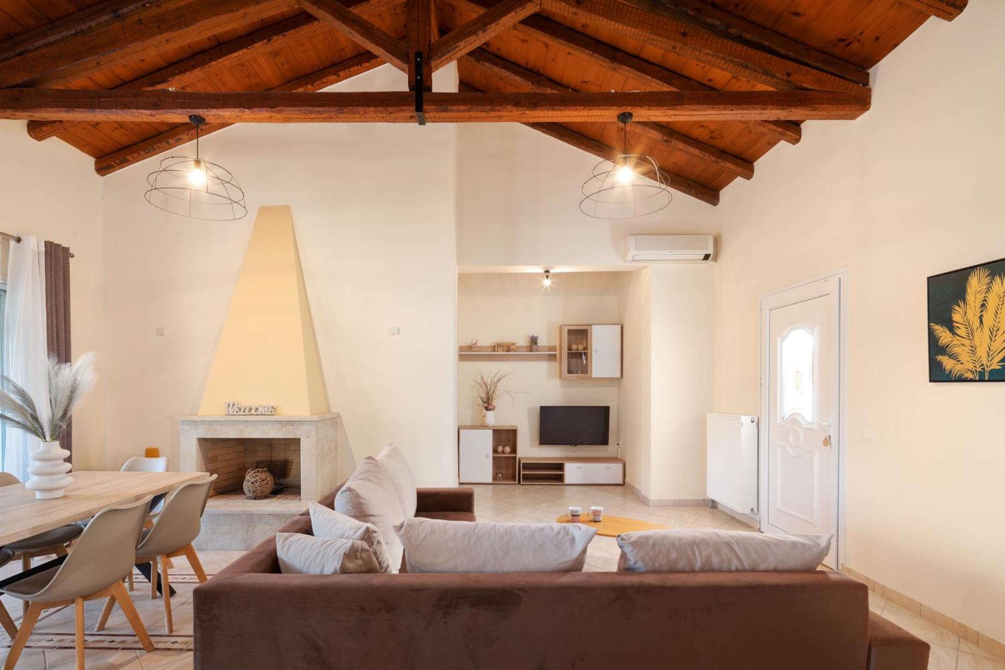 Eleonas Luxury Homes *
