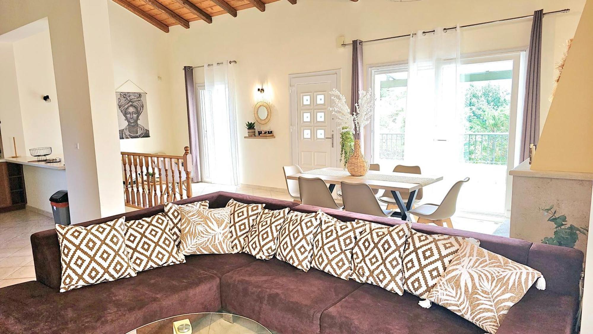 Eleonas Luxury Homes *